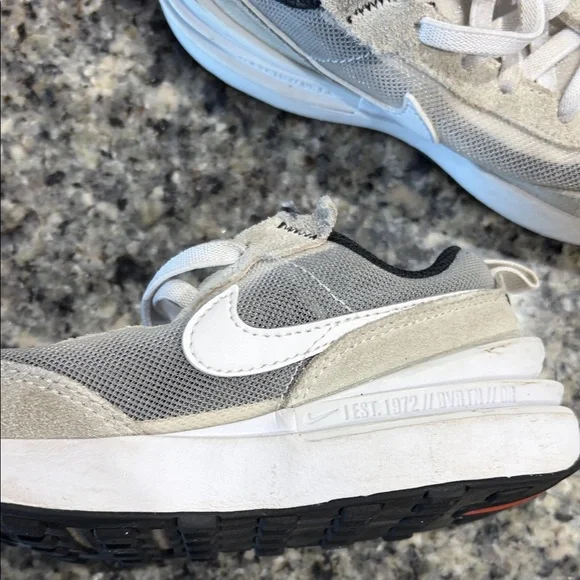 Nike Kids Black and Gray Sneakers - Picture 6 of 11